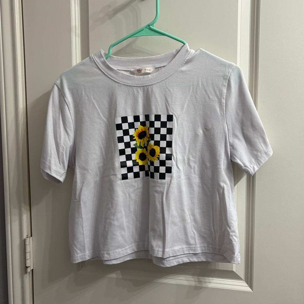 ROMWE White Crop Top with Sunflower Design